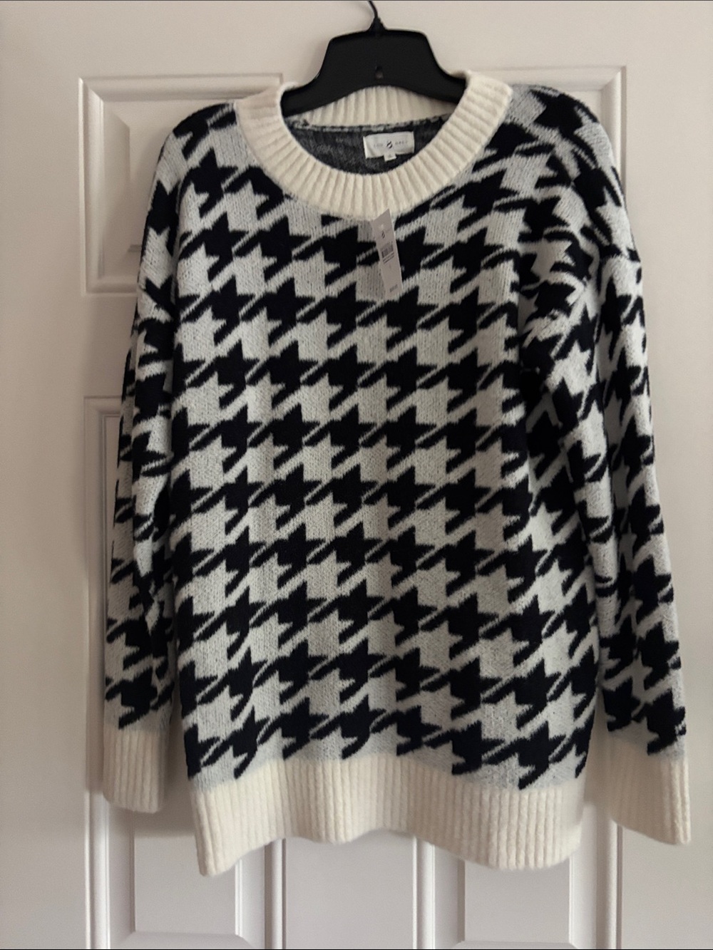 Lou & Grey Black and White Houndstooth Crewneck Sweater